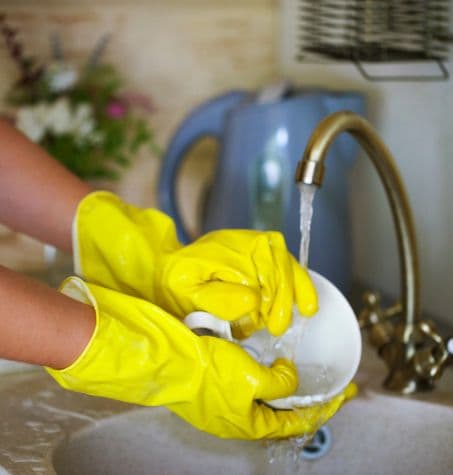 esme washing up with gloves