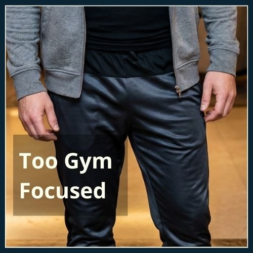 mid section of a man wearing clothes that are too gym focused
